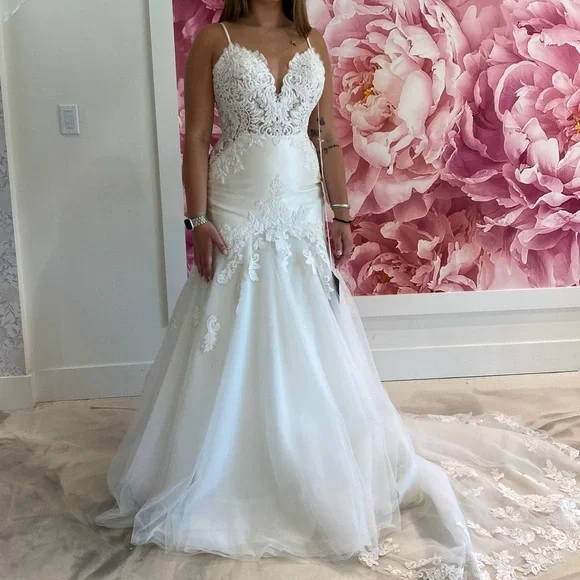 chinese dress ladies Never Worn Martina Liana 1040 Wedding Dress main image 0
